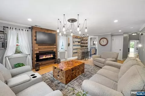 Living - 19 Elm St, Haskell, NJ 07420 photo 1 of 2
