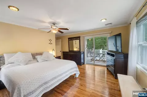 Bedroom - 19 Elm St, Haskell, NJ 07420 photo 2 of 6