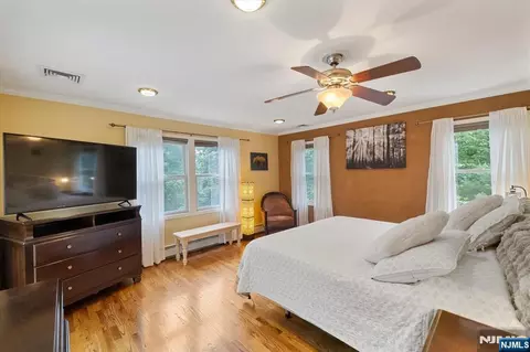 Bedroom - 19 Elm St, Haskell, NJ 07420 photo 3 of 6
