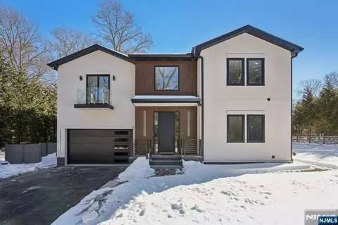543 Closter Dock Rd, Closter, NJ 07624