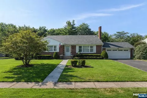 117 Yantacaw Brook Rd, Montclair, NJ 07043