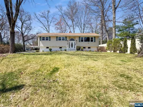 2622 Cleveland Ave, Township Of Washington, NJ 07676
