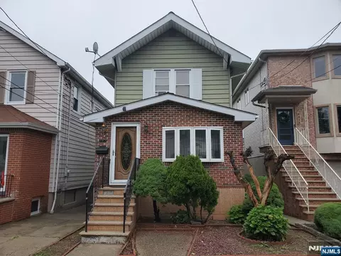 439 8th St, Fairview, NJ 07022