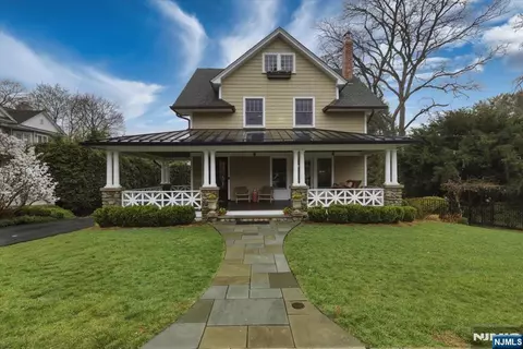 157 Melrose Pl, Ridgewood, NJ 07450