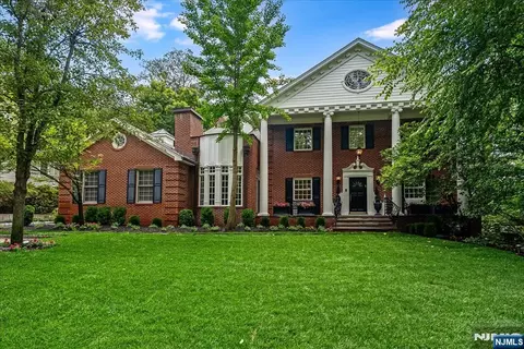 294 Oakwood Rd, Englewood, NJ 07631