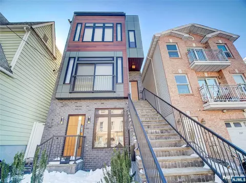 231 Clinton Ave #2, Jersey City, NJ 07304