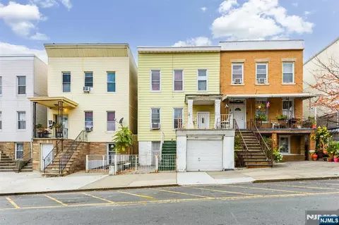 6511 Hudson Ave, West New York, NJ 07093
