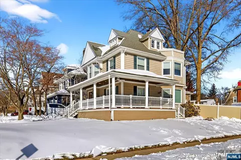 Exterior - 258 Clinton Pl, Hackensack, NJ 07601 photo 1 of 4