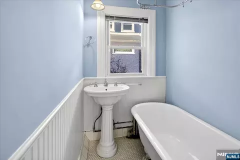 Bath - 258 Clinton Pl, Hackensack, NJ 07601 photo 3 of 3