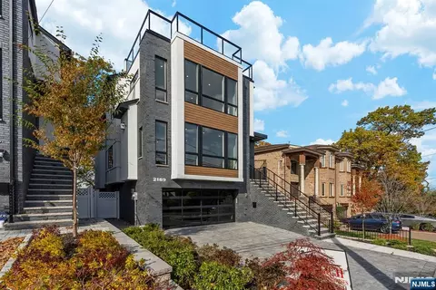 2189 Jones Rd, Fort Lee, NJ 07024