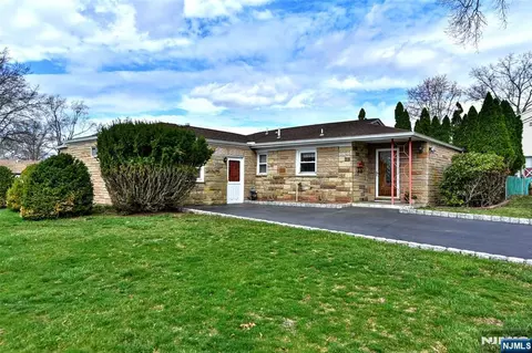 90 Emwood Dr, Emerson, NJ 07630