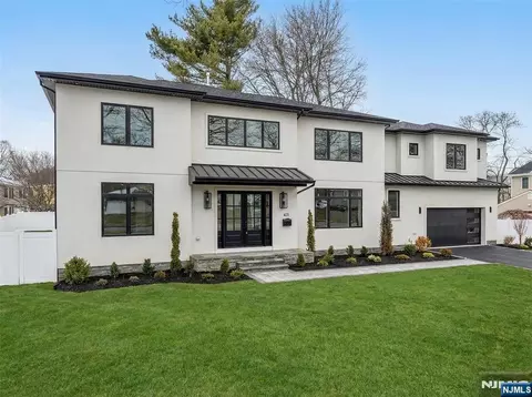 623 Alberta Dr, Paramus, NJ 07652 photo 1