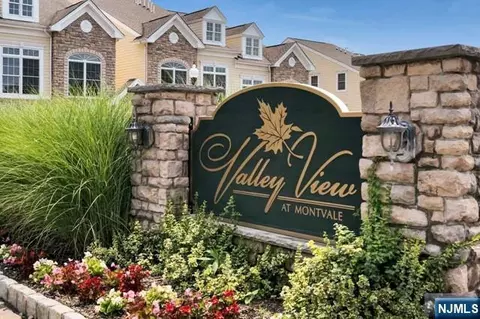 14 Forshee Cir # A, Montvale, NJ 07645