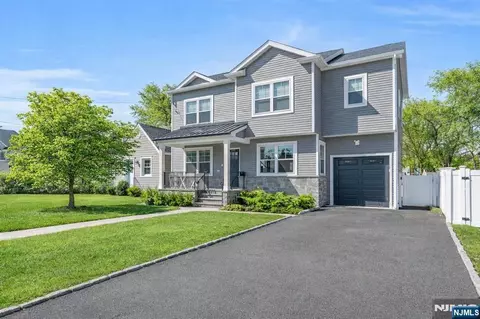 272 S Prospect Ave, Bergenfield, NJ 07621