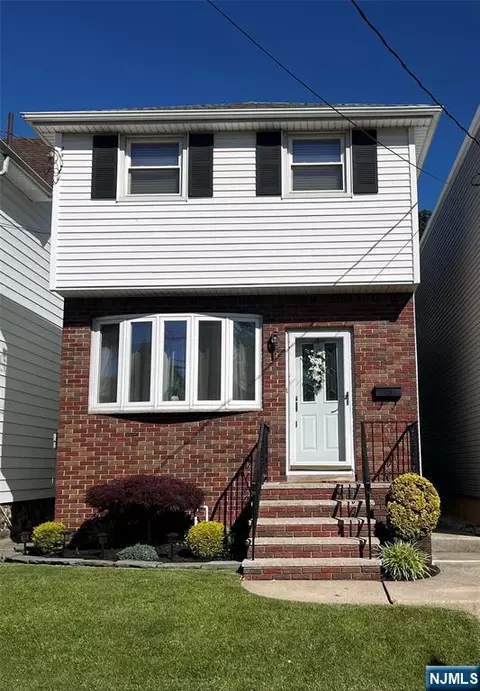511 Hickory St, Kearny, NJ 07032