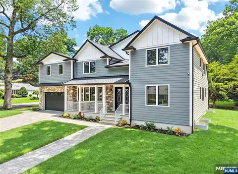 492 Oaktree Rd, Oradell, NJ 07649