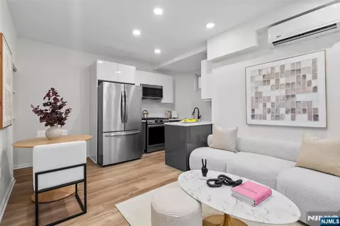 407 Park Ave, Weehawken, NJ 07086