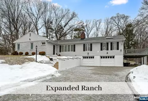 32 Brookside Dr, Saddle River, NJ 07458