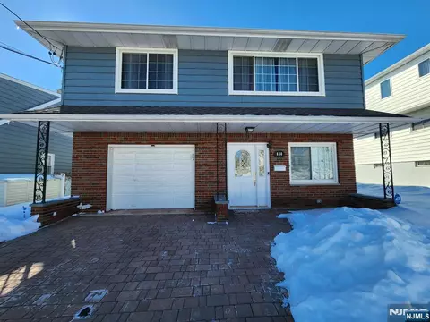 830 Pennsylvania Ave, Lyndhurst, NJ 07071