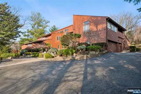 Exterior - 93 Jackson Dr, Cresskill, NJ 07626 photo 6 of 6
