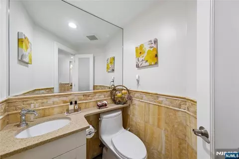 Bath - 93 Jackson Dr, Cresskill, NJ 07626 photo 3 of 6