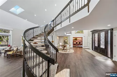 Entry Way - 93 Jackson Dr, Cresskill, NJ 07626 photo 3 of 6