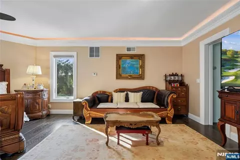 Bedroom - 93 Jackson Dr, Cresskill, NJ 07626 photo 2 of 4