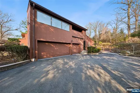 Exterior - 93 Jackson Dr, Cresskill, NJ 07626 photo 3 of 6