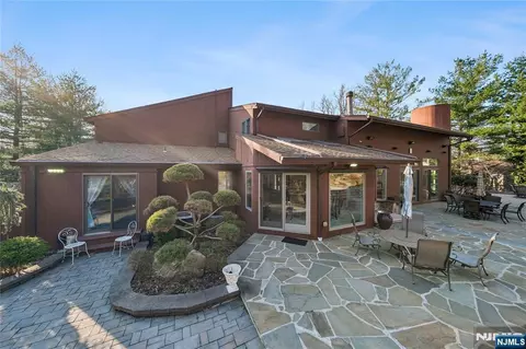 Exterior - 93 Jackson Dr, Cresskill, NJ 07626 photo 4 of 6