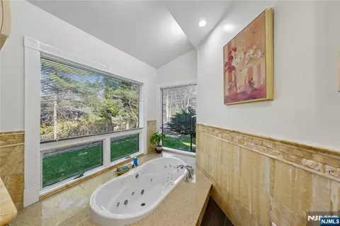 Bath - 93 Jackson Dr, Cresskill, NJ 07626 photo 4 of 6