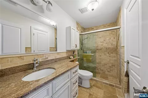 Bath - 93 Jackson Dr, Cresskill, NJ 07626 photo 5 of 6