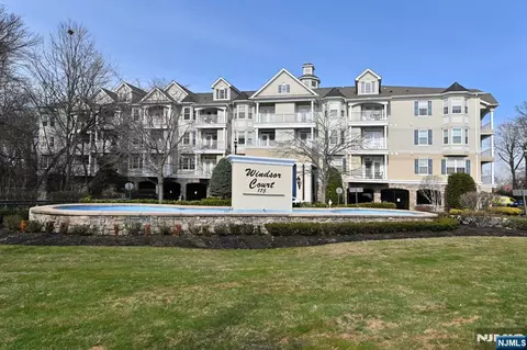175 Rochelle Ave #301, Rochelle Park, NJ 07662