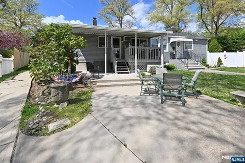 23 Hamil Ct, Clifton, NJ 07013