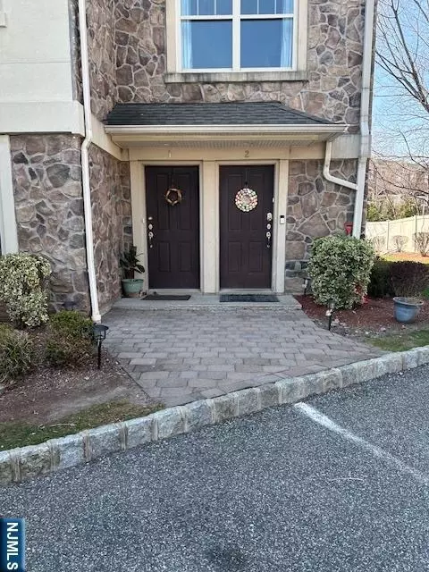 1625 Paterson Plank Rd #1, Secaucus, NJ 07094
