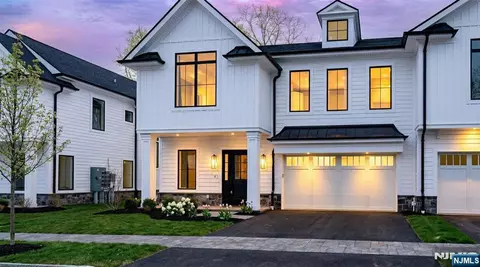 16-18 Paris Ave #14, Rockleigh, NJ 07647