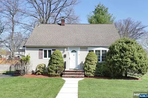 401 Pleasant Ave, New Milford, NJ 07646