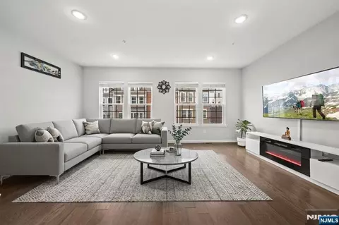129 Truman Dr, Wood Ridge, NJ 07075