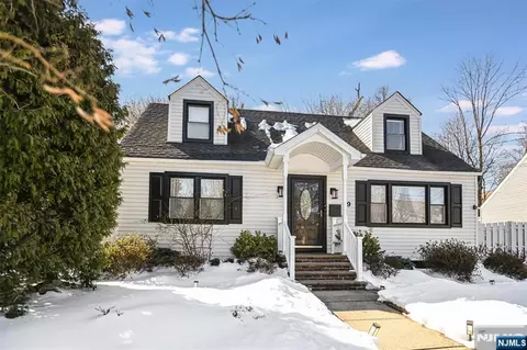 19 Glendale St, Nutley, NJ 07110