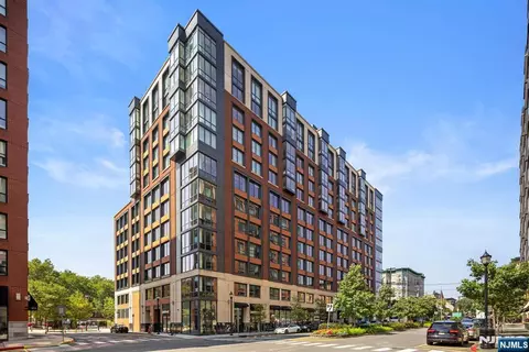 1000 Maxwell Ln #9C, Hoboken, NJ 07030