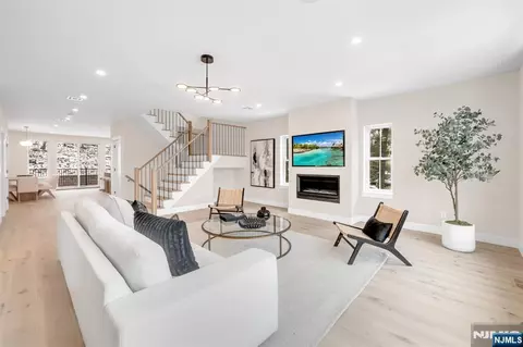 188 Broadway #1, Woodcliff Lake, NJ 07677