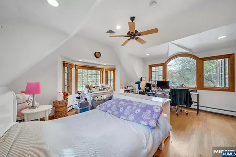 Bedroom - 17 Hillside Ave, Saddle River, NJ 07458 photo 3 of 4