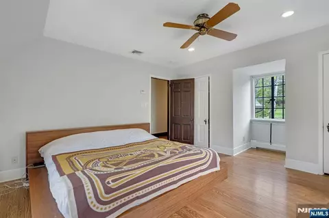 Bedroom - 17 Hillside Ave, Saddle River, NJ 07458 photo 2 of 4