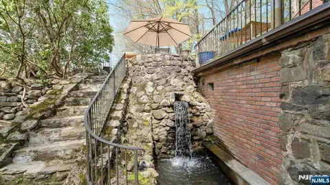 Exterior - 17 Hillside Ave, Saddle River, NJ 07458 photo 8 of 9