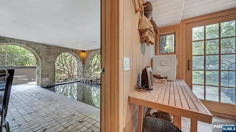 Entry Way - 17 Hillside Ave, Saddle River, NJ 07458 photo 3 of 4