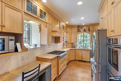 Kitchen - 17 Hillside Ave, Saddle River, NJ 07458 photo 1 of 4