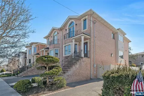 92 Washington Ave, Cliffside Park, NJ 07010