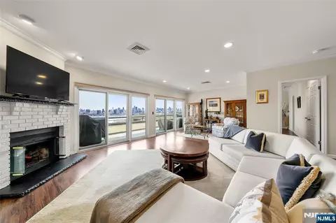 300 Gorge Rd #57, Cliffside Park, NJ 07010