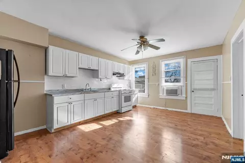 206 N 6th St, Prospect Park, NJ 07508