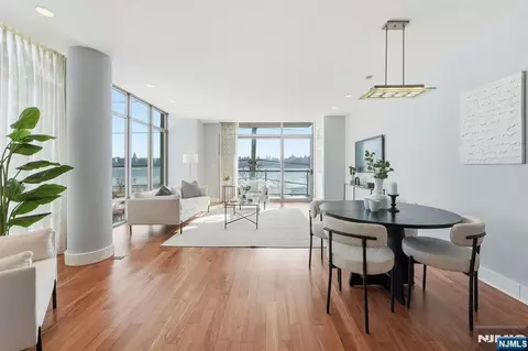 8125 River Rd #4E, North Bergen, NJ 07047