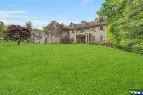 501 Clinton Ave, Wyckoff, NJ 07481